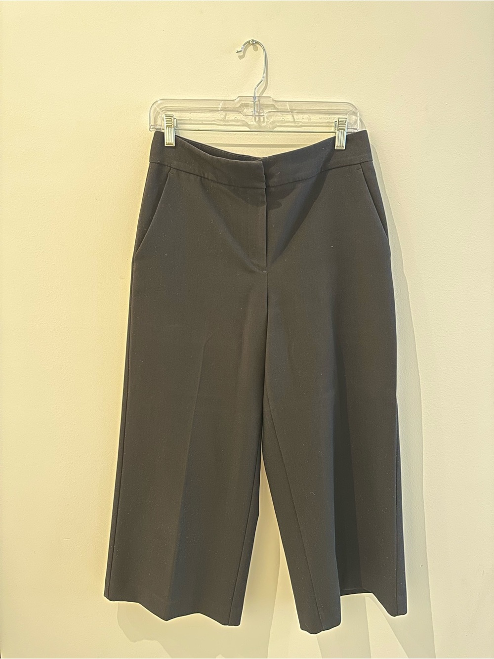 Ann Taylor Factory Black Cropped Wide-Leg Pants - Size 6
